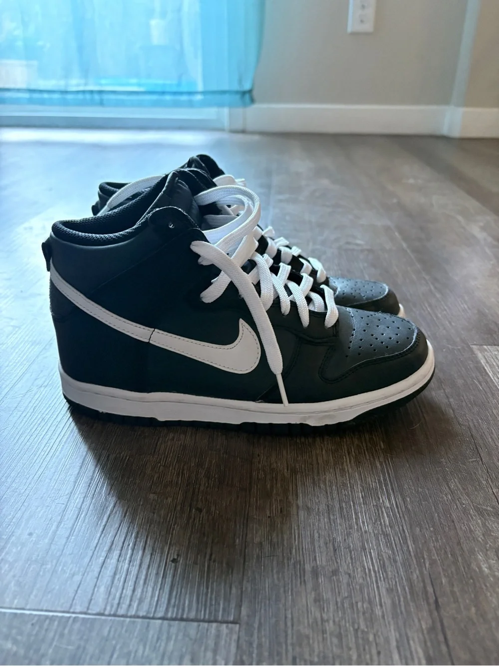 Nike Black and White Athletic Sneakers High Tops